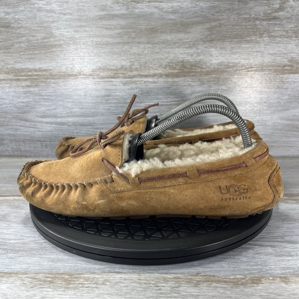 UGG Women's Dakota Chestnut Suede Shearling Lining Moccasin Slippers Size 10